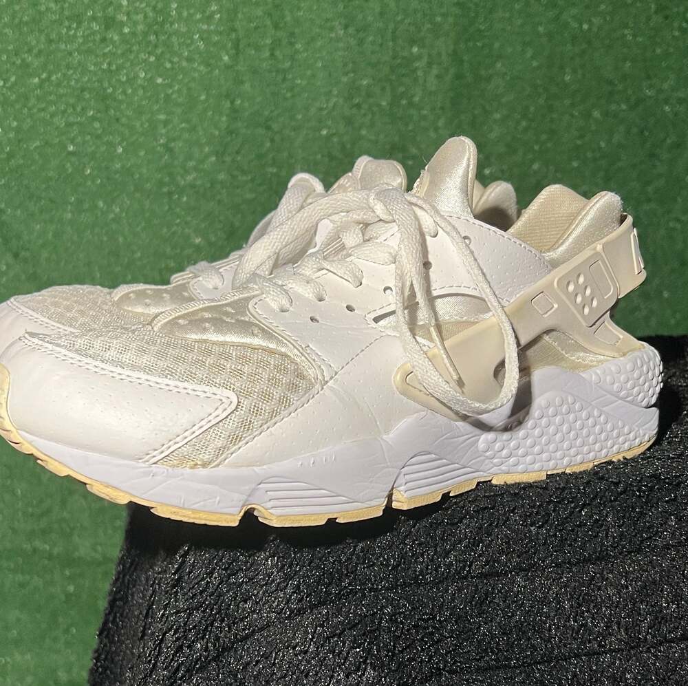 *SOLD* Nike Air Huarache Triple White Platinum Running Shoes